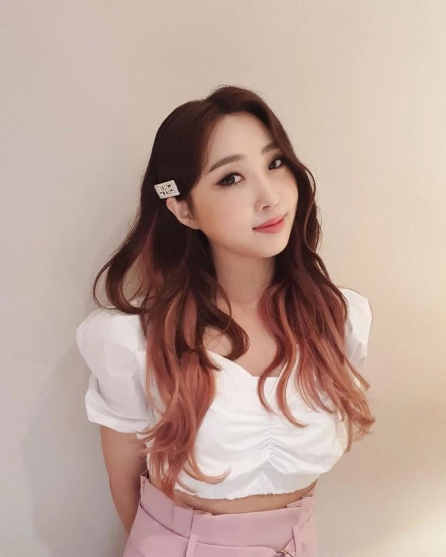 알게 모르게 외모가 떡상중인 2세대 아이돌.jpg_1.webp