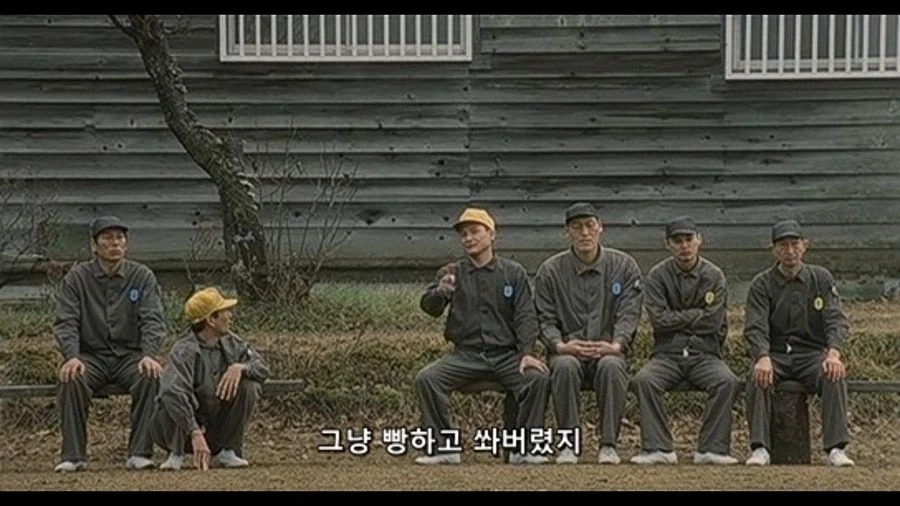 웃으면서 사람죽인 애기하는 재소자.jpg_4.webp