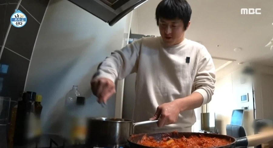 이 사람이 요리한거면 왠지 먹어선 안될 것 같음의 표본_1.webp