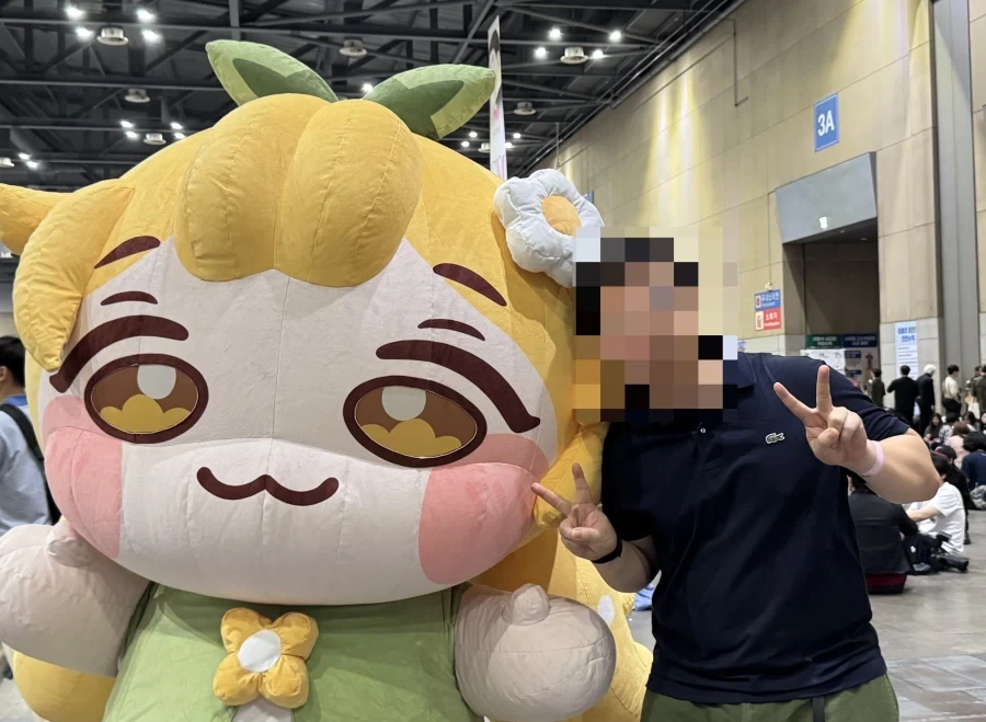 나도 코스어랑 사진 찍은거 자랑_1.webp