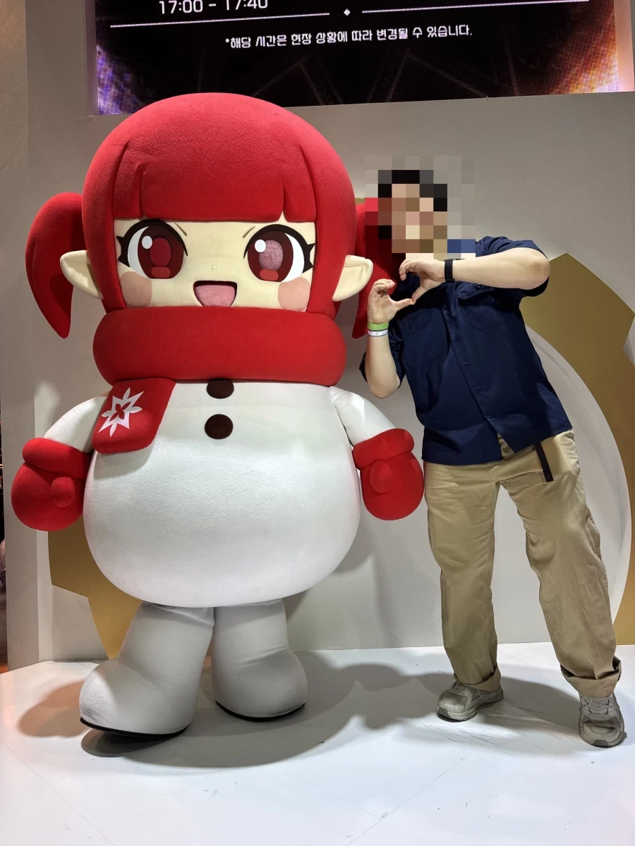 나도 코스어랑 사진 찍은거 자랑_3.webp