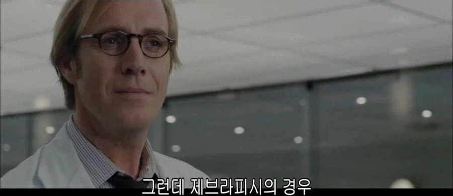 스파이더맨) 과학자들이 피터 파커 만나면 짓는 표정_11.webp
