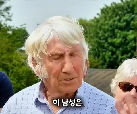 노인이 40년 넘게 가지고 있었던 골동품 리볼버의 가치.jpg_1.webp