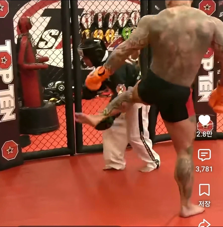 MMA 관장에게 도전장 내민 무림고수 ㄷㄷㄷ;;_2.webp