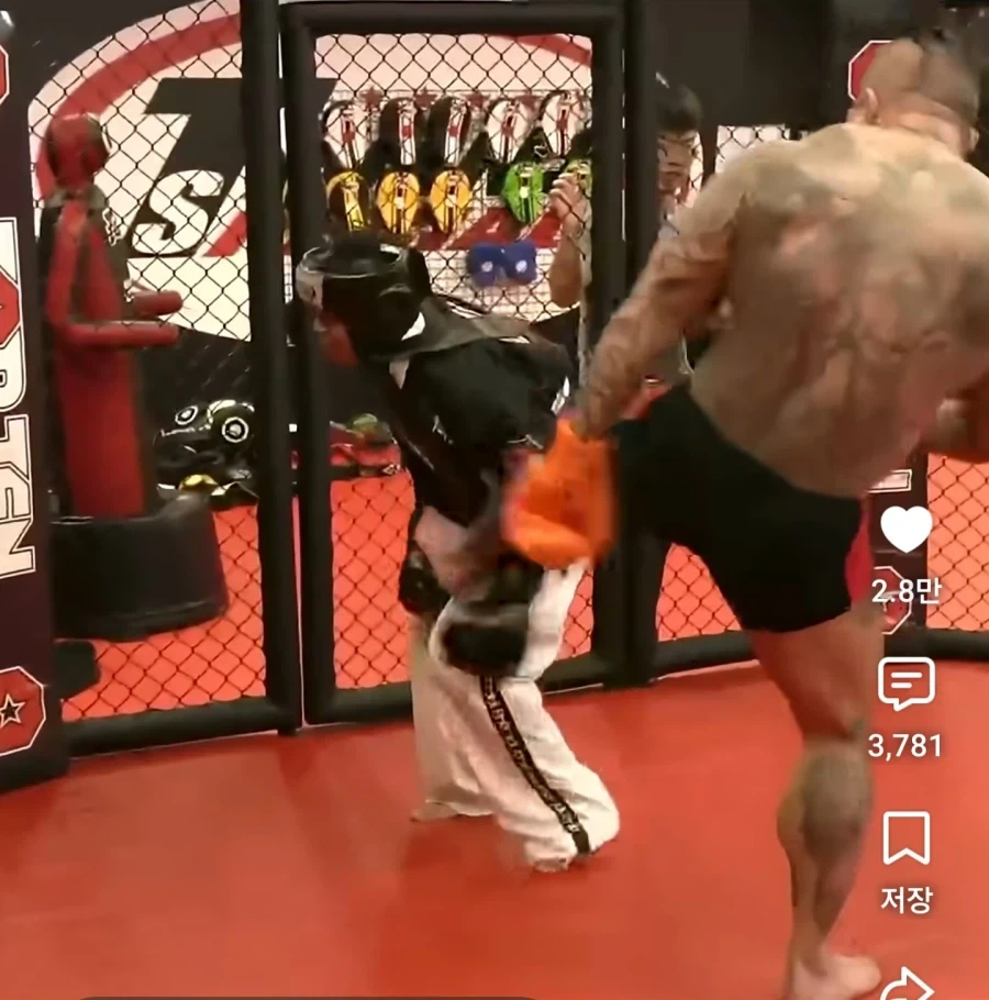 MMA 관장에게 도전장 내민 무림고수 ㄷㄷㄷ;;_3.webp