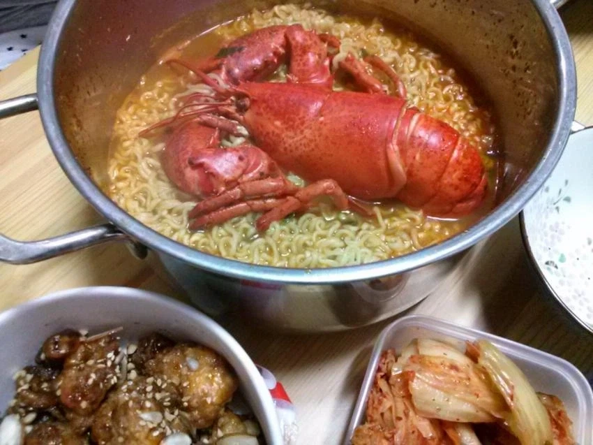 의외로 한국 사람이 랍스터를 정말 맛있게 먹는 방법_1.webp