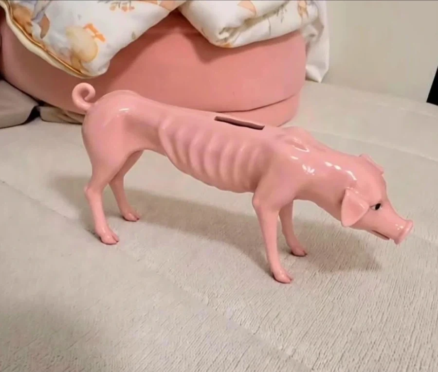 어딘가 많이 아파보이는 돼지저금통_1.webp
