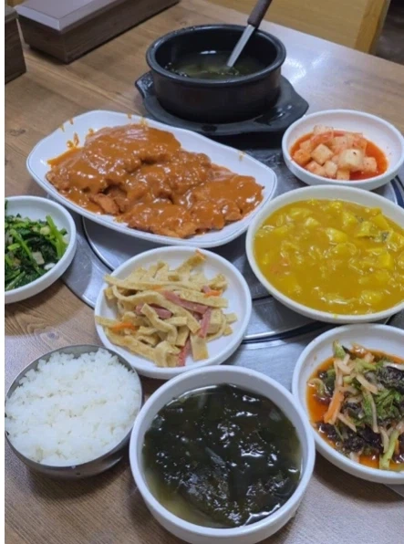 호불호 갈리는 백반_1.webp