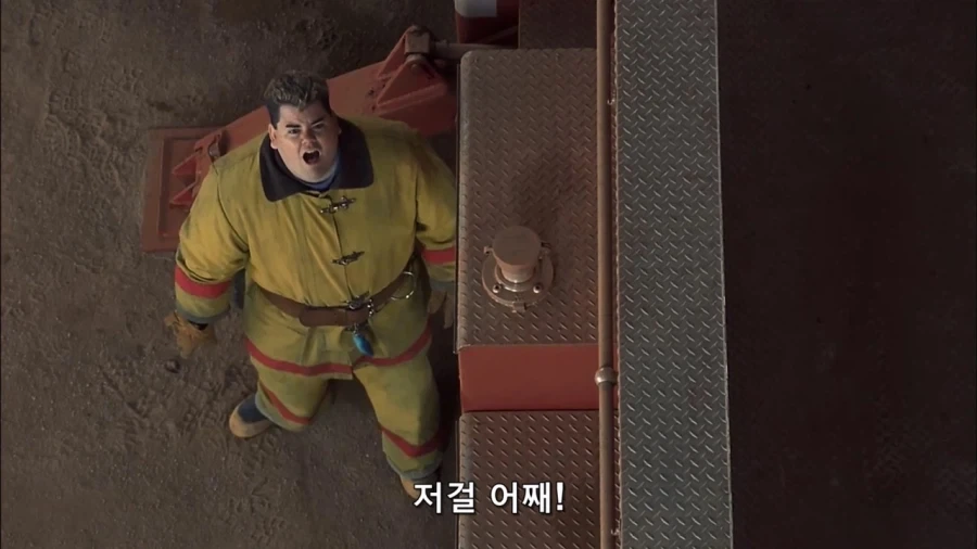 영화속 외계인 구멍을 쑤시는 장면_7.webp