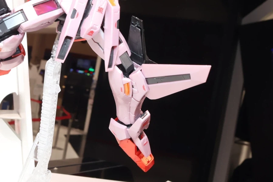 MG 건담 큐리오스 트란잠 [메탈릭 글로스 인젝션] 도쿄점 전시 사진_17.webp