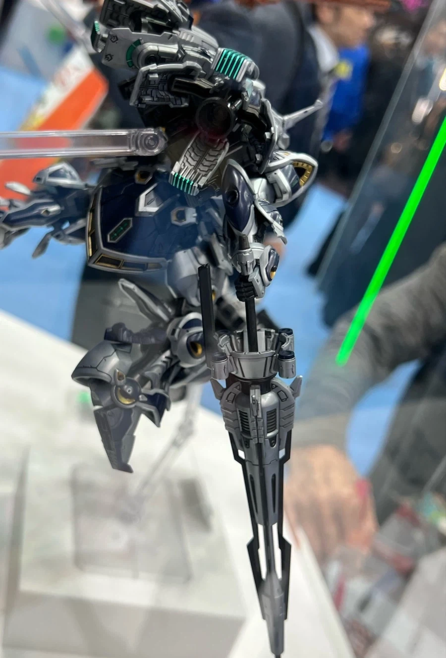 HG 1/144 케리스 다각도 전시 사진_16.webp