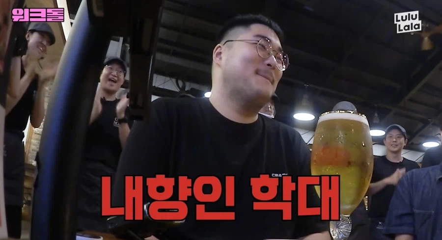 아이돌이 내 이름을 부르며 생일축하해준다_17.webp