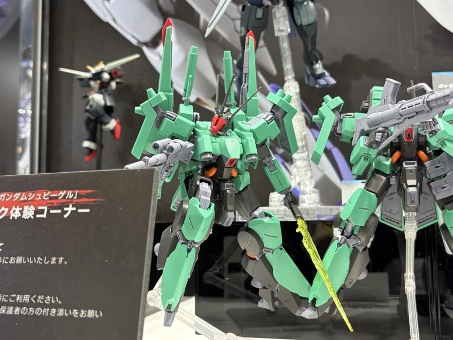 HG 리벤 볼프 스페이스 울프대 사양 & MG 스펠비어 GN-X 전시 사진 2_4.webp