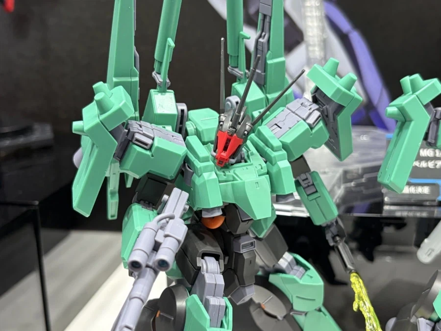 HG 리벤 볼프 스페이스 울프대 사양 & MG 스펠비어 GN-X 전시 사진 2_5.webp