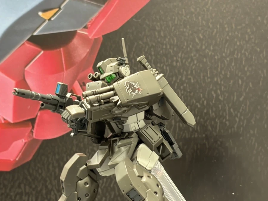 HG 1/144 짐 스파르탄 블랙 독 사양 전시 사진 2_4.webp