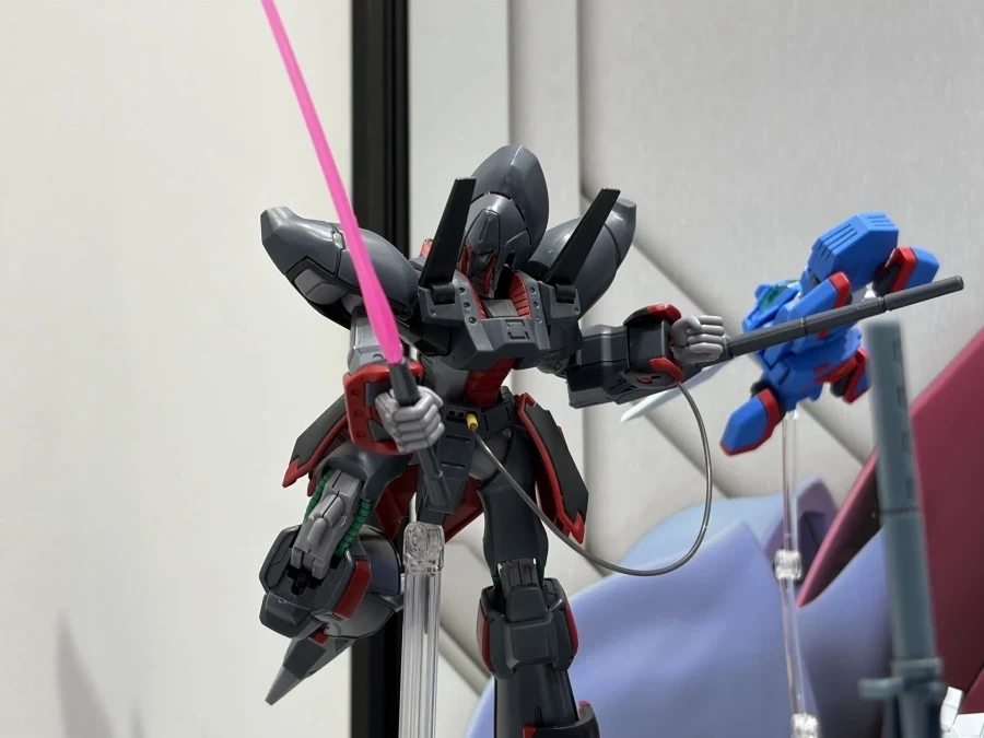 HG 1/144 칼바리 템플 근위사단병 전시 사진_2.webp