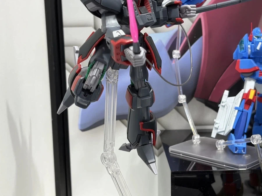 HG 1/144 칼바리 템플 근위사단병 전시 사진_3.webp