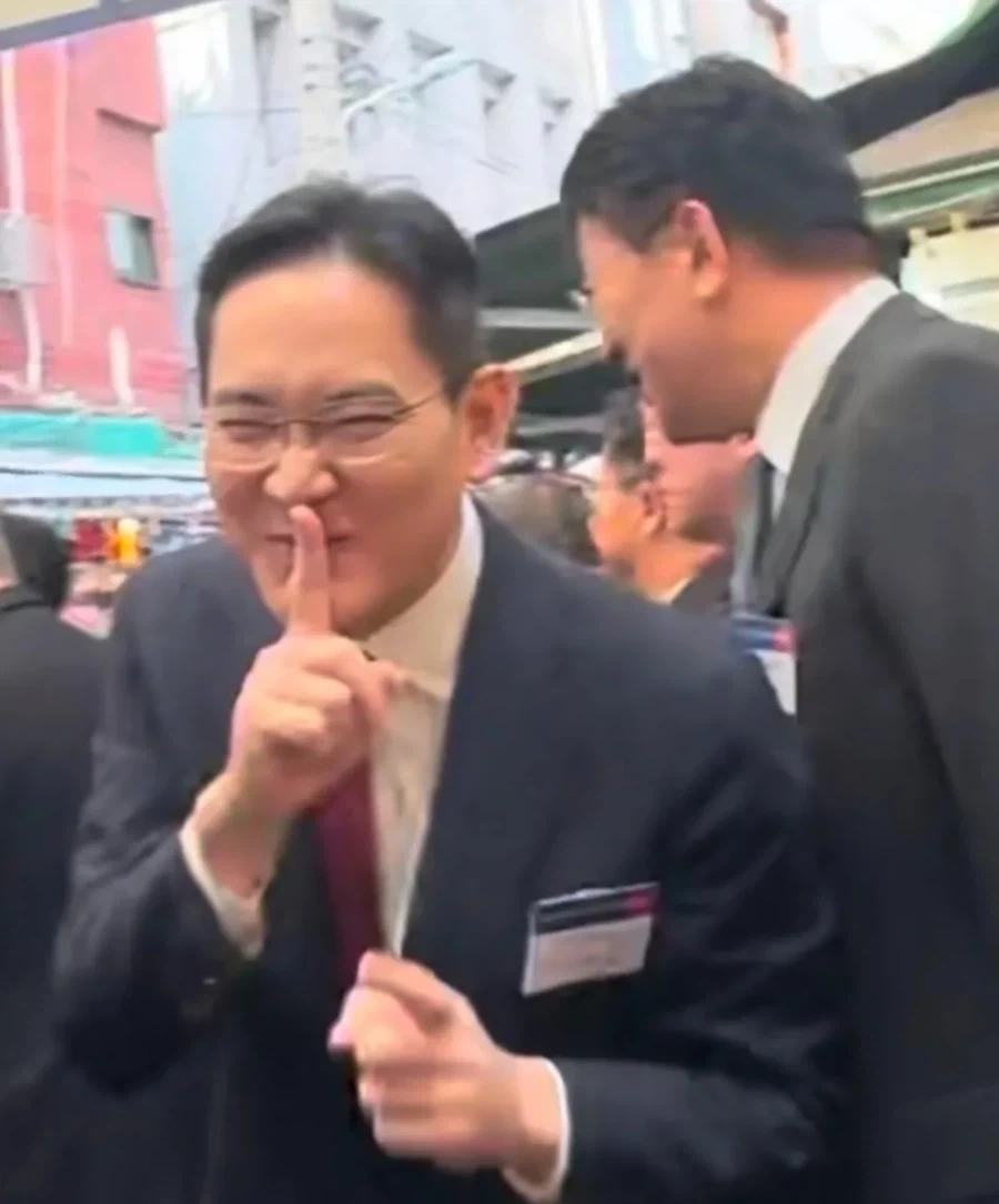 한국남자에게 공개 고백을한 젠슨황_8.webp