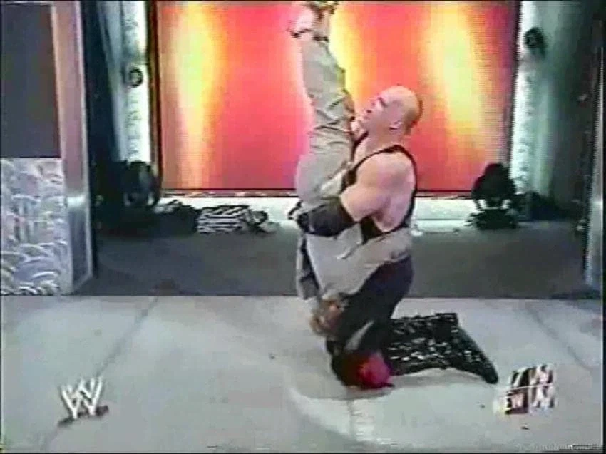 WWE)안전하게 파일 드라이버를 시전하는 장면_4.webp