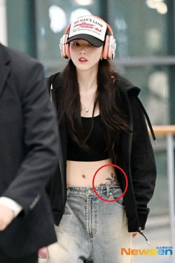 한소희가 미처 못지웠다는 문신.jpg_3.webp