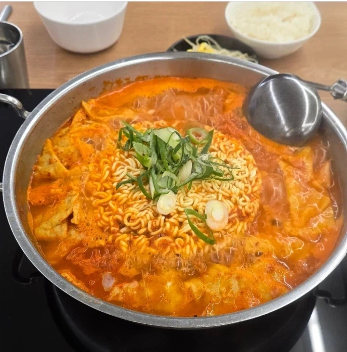 9000원짜리 김치찌개_1.webp