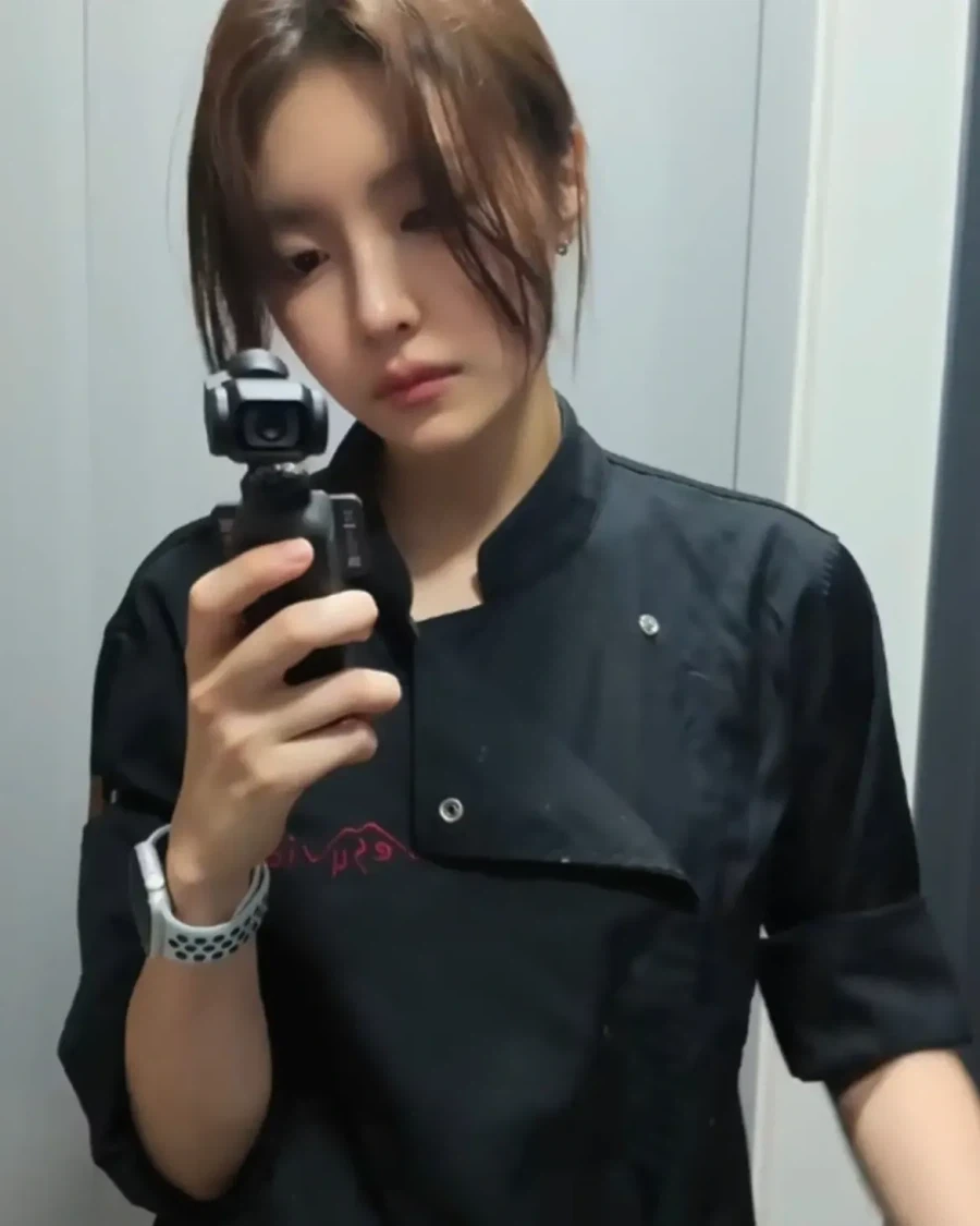 나폴리맛피자 가게 직원_4.webp