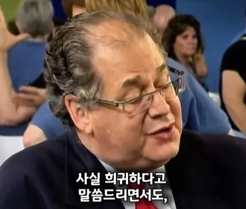 벼룩시장에서 산 조각상의 엄청난 가치.jpg_17.webp