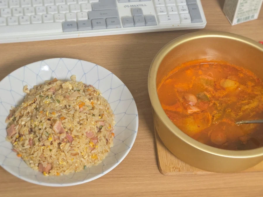 맛있는 볶음밥 만드는데 많은거 필요없다_4.webp