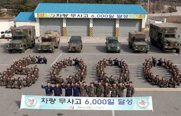 군필자들은 절대 안믿는 사진들.jpg_2.webp