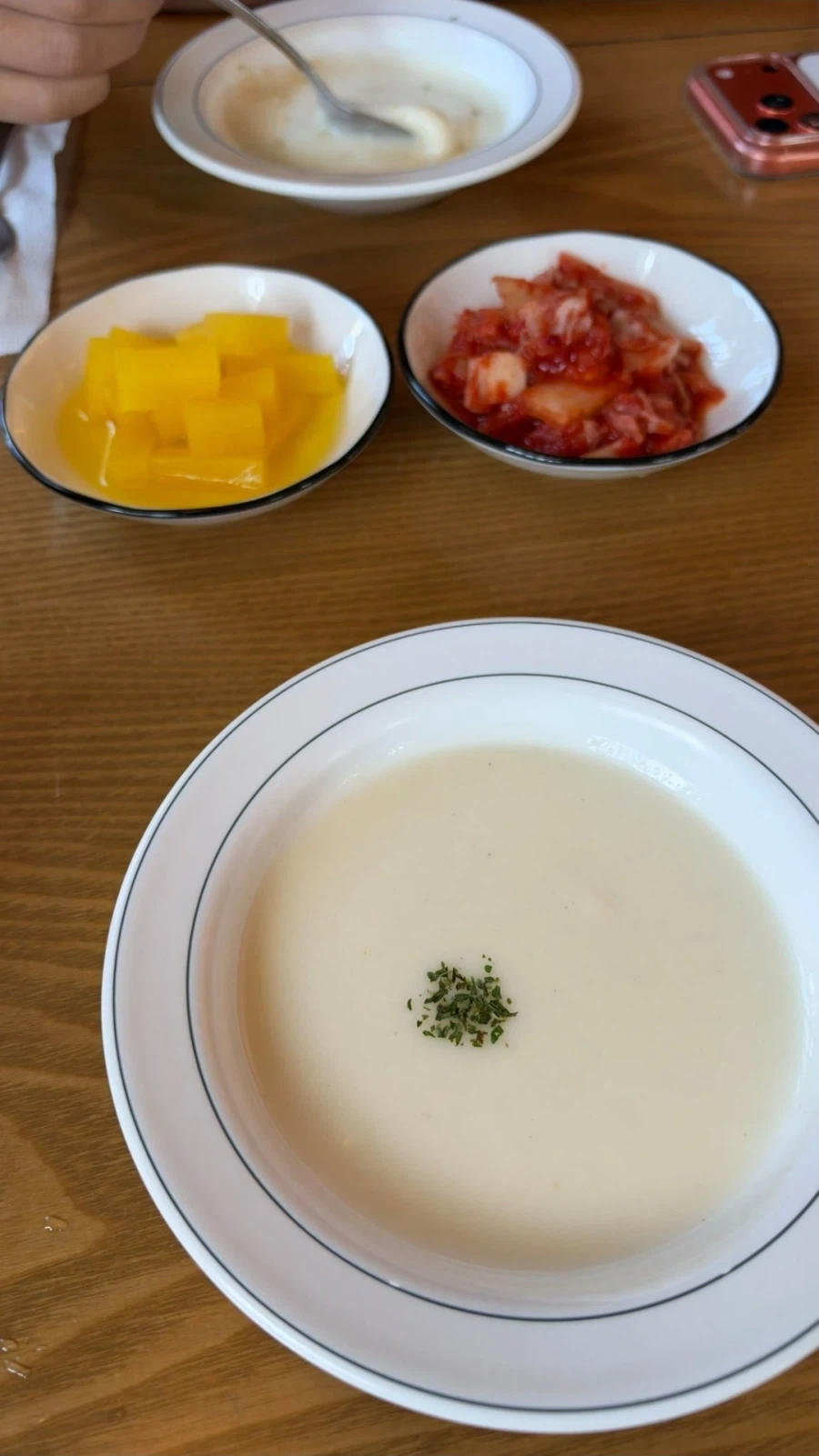 아직도 살아있는 경양식집_3.webp