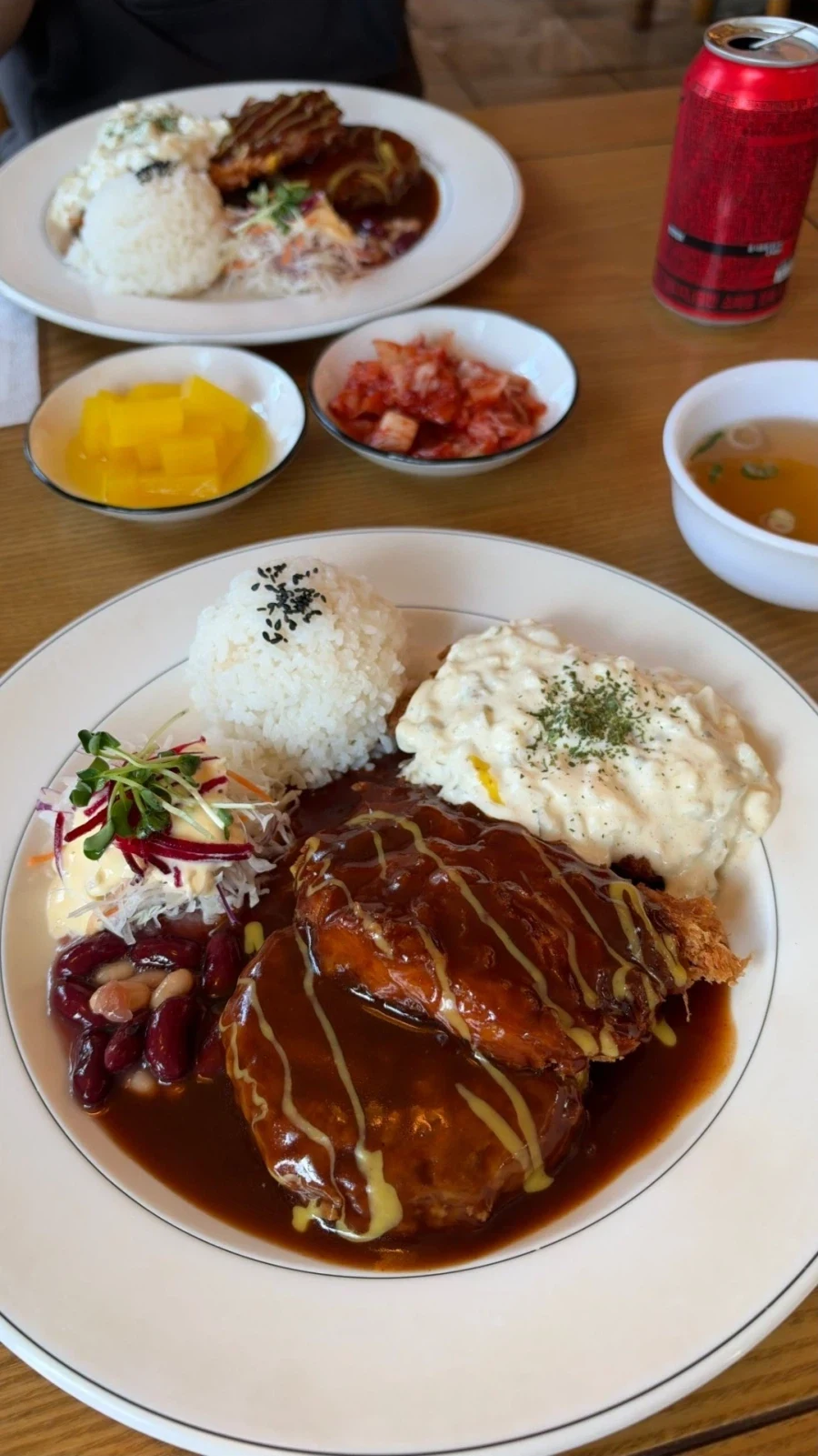 아직도 살아있는 경양식집_4.webp