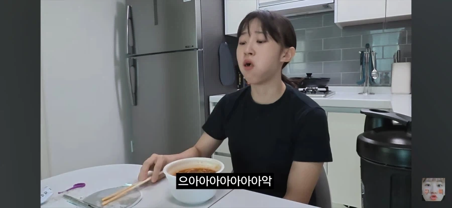 일반인이 애니를 보면 생기는 일_13.webp