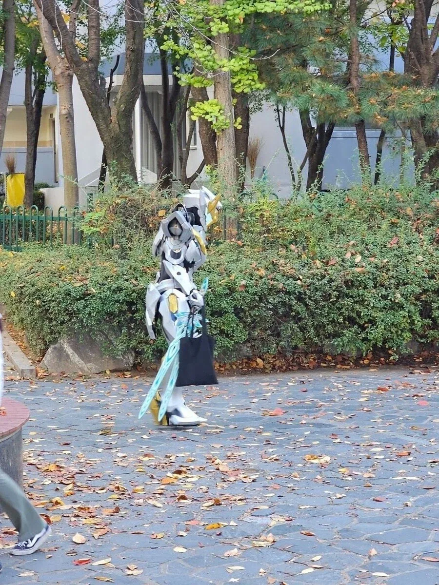 별을 멸망시키고 터벅터벅 퇴근하는 샘_1.webp