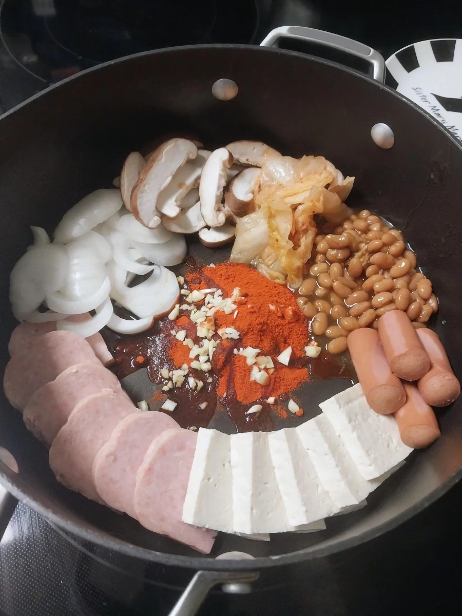 부대찌개를 만들어본 외국인_1.webp