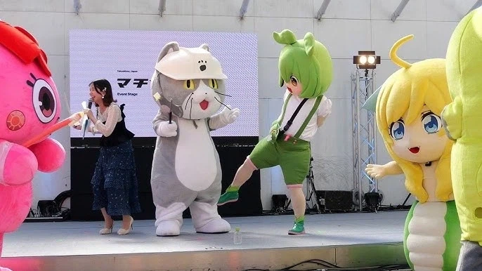즌다몬에게 조인트 까이는 현장냥이_1.webp