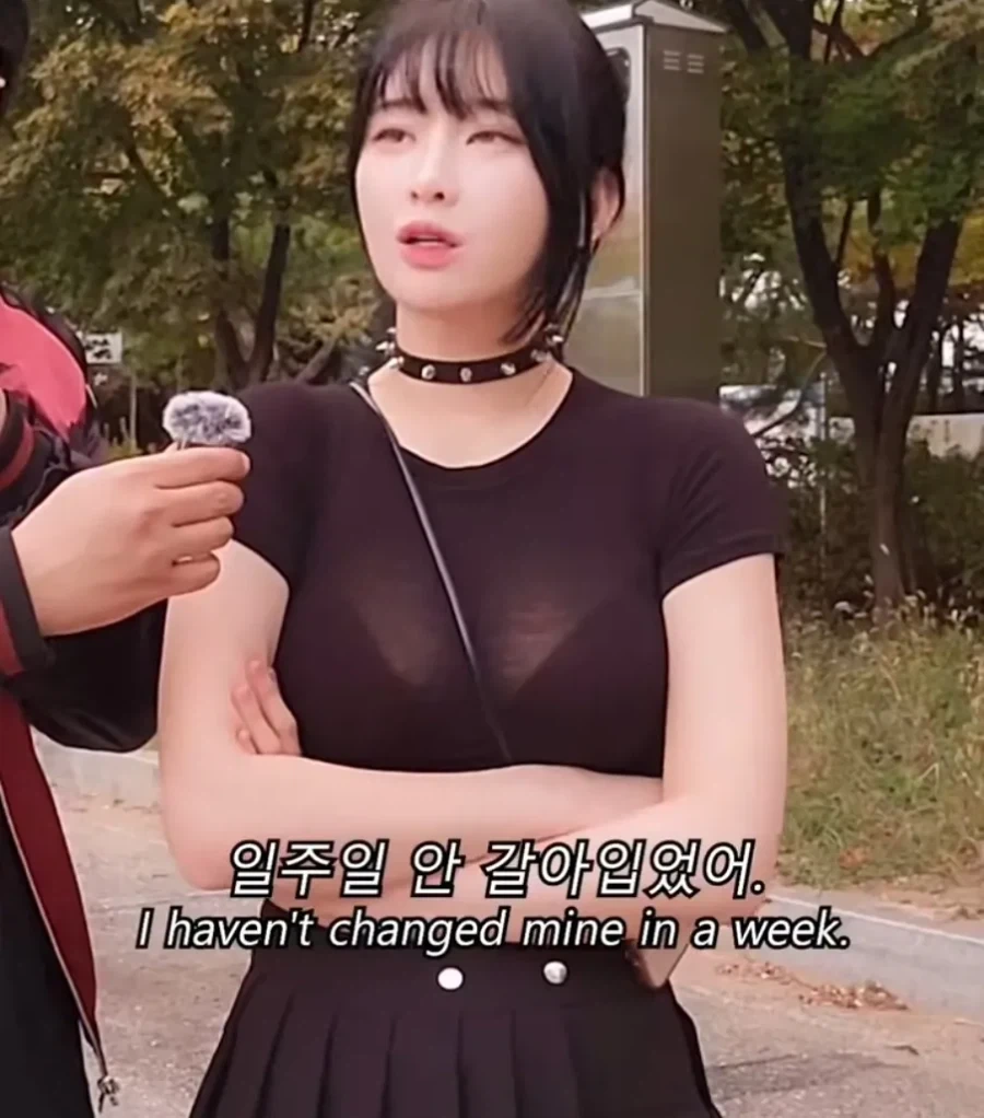 100만원 가치의 옷을 입고 다니는 여자.jpg_10.webp