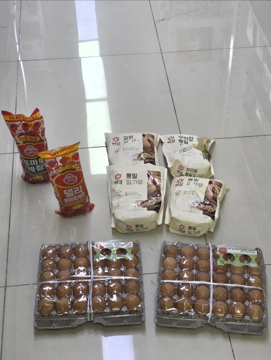 중학교 졸업식날 졸업생들 물건을 압수한 선생.jpg_3.webp
