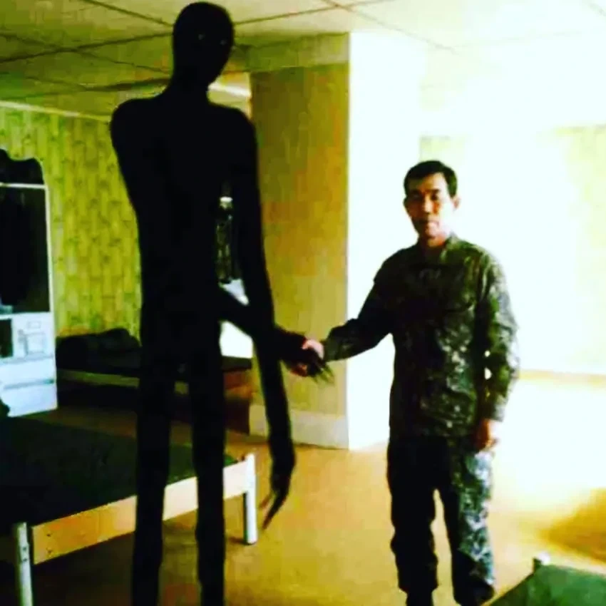 백룸에 떨어진 행보관.jpg_4.webp