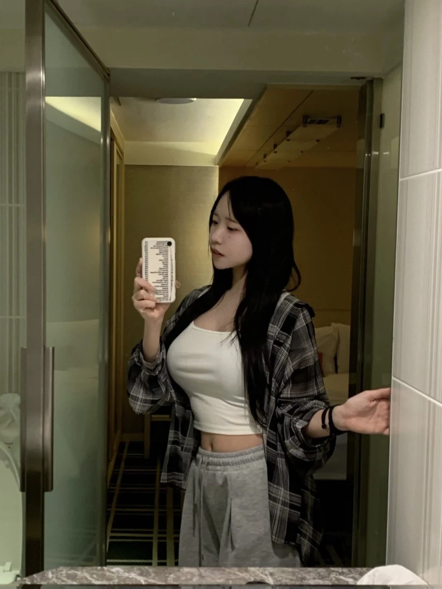 헐 벗지 않았으니까 야한게 아닙니다.jpg_9.webp