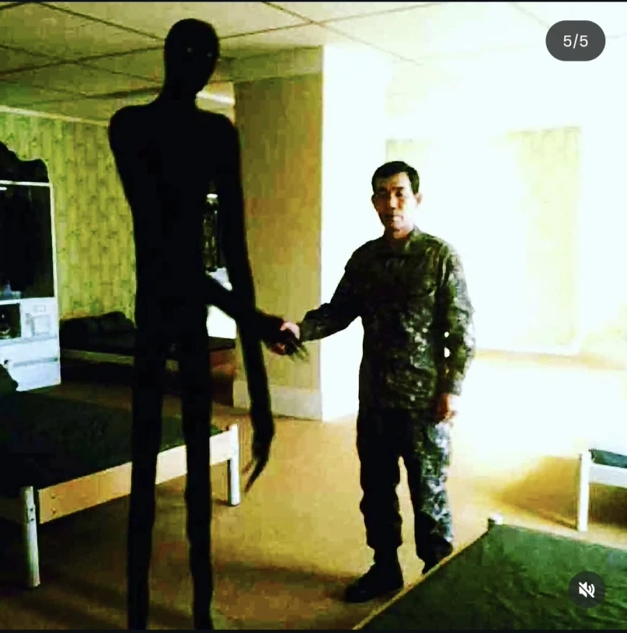 AI)백룸에 떨어진 행보관_5.webp