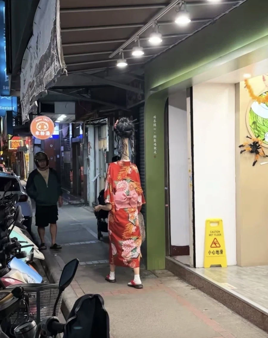 혐) 기절할 자신 있는 할로윈 코스프레_3.webp