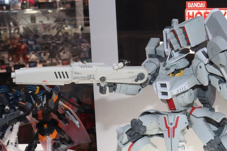 MG 건담 Mk-Ⅴ 연방 컬러 도쿄점 전시 사진_5.webp