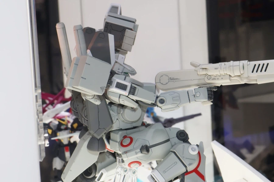 MG 건담 Mk-Ⅴ 연방 컬러 도쿄점 전시 사진_8.webp