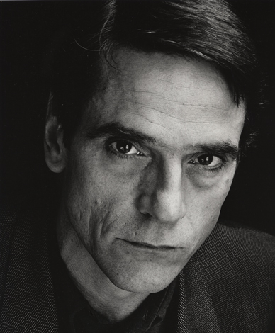 jeremy-irons-black-white-photo-u1.jpg