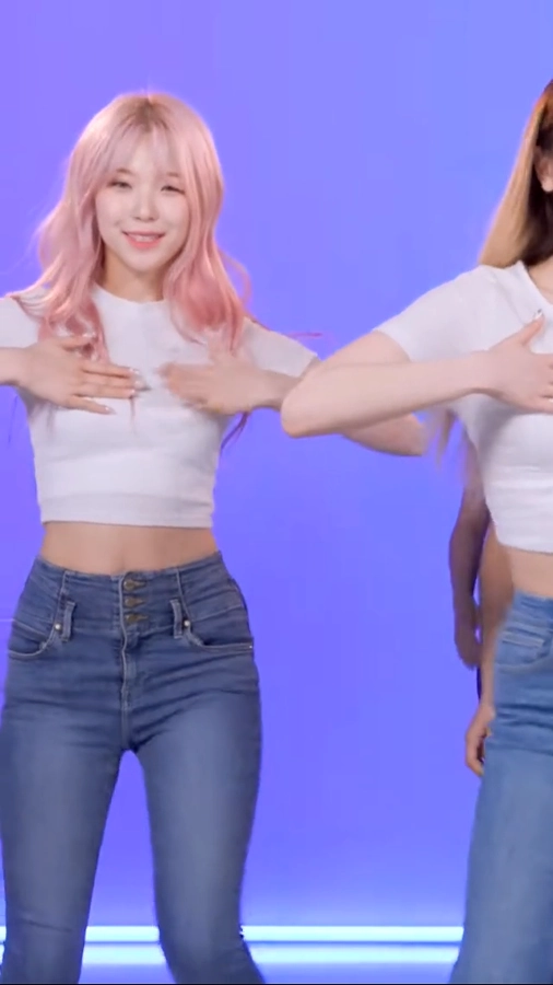 03년생 누나의 몸매 gif_1.webp