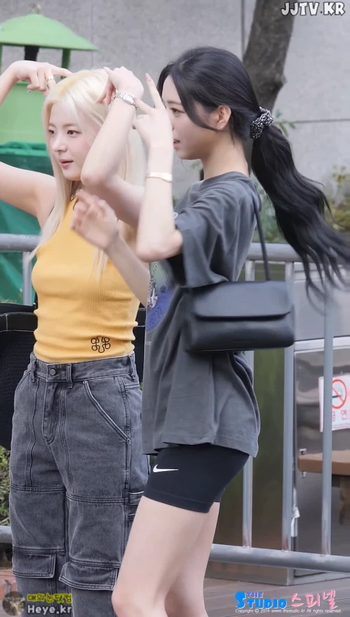 호불호 갈리는 골반 gif_2.webp