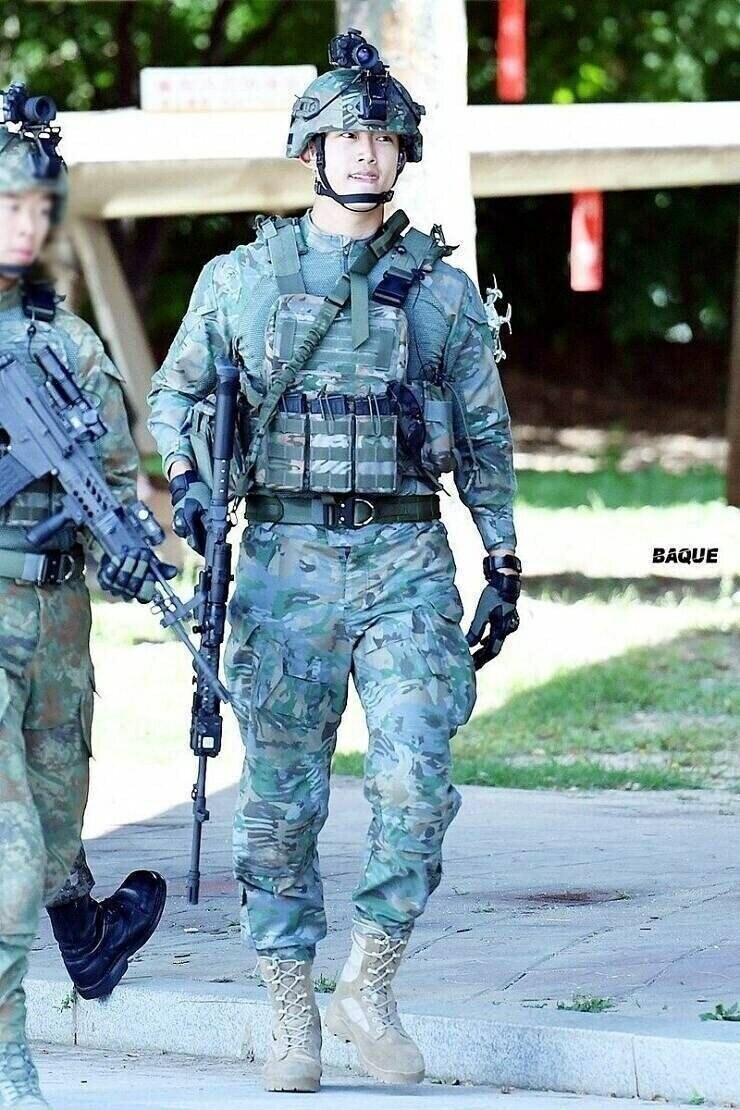 연예인 군복사진 4대장.jpg_1.jpg