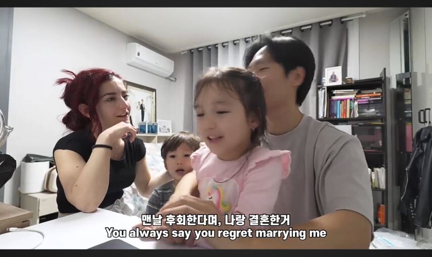 그리스 방송에 나간 그리스 아내_3.jpg