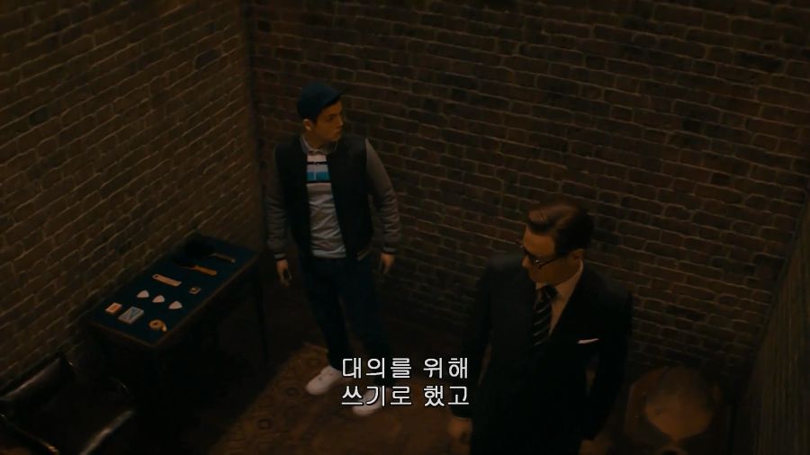 킹스맨 퍼스트 에이전트를 보면 어이없는 장면_15.jpg