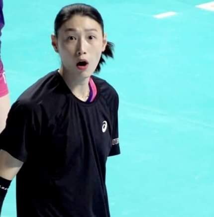 자기 사진 찍는 사람을 응징하는 김연경_2.png